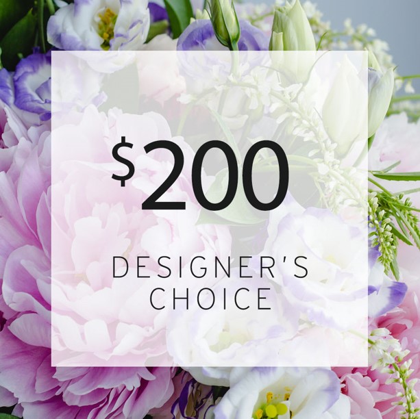 A bouquet of flowers with the words $ 2 0 0 designer 's choice in front.